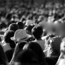 large-crowd-of-people-6e9931